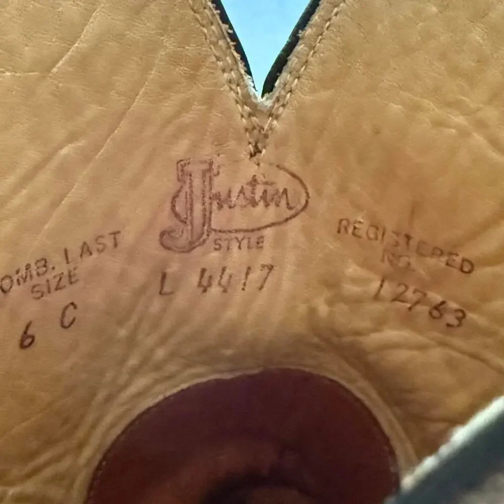 Vintage cowboy boots justin brand
